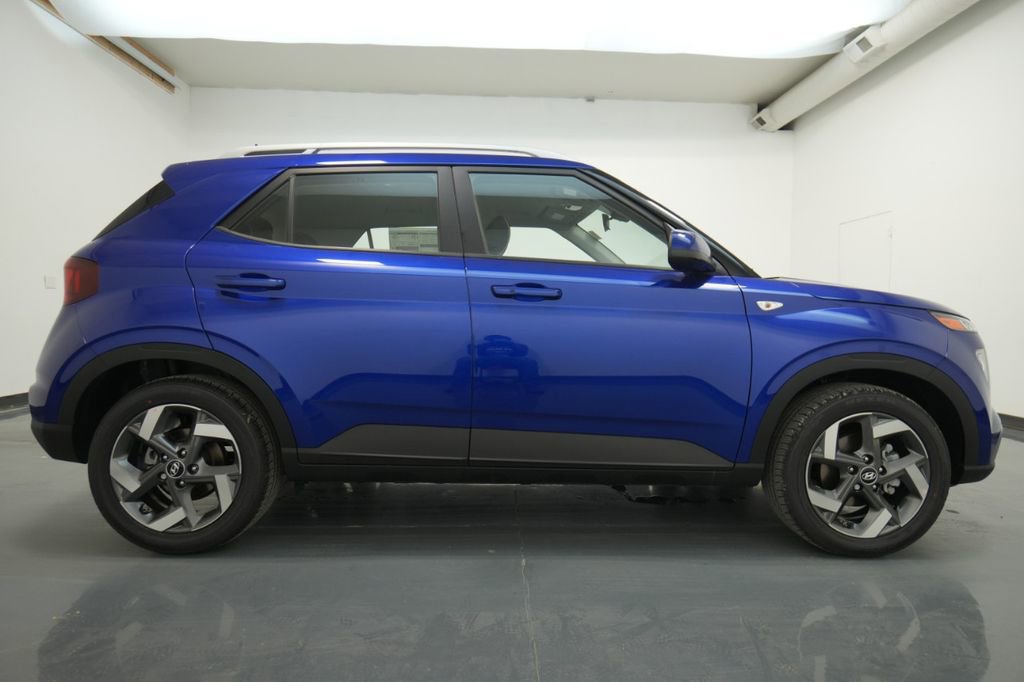 New 2025 Hyundai Venue Limited image 16