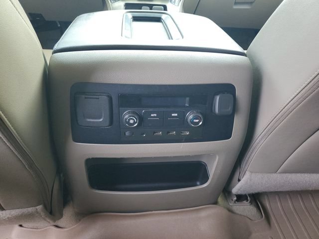 Used 2020 Chevrolet Suburban LT RWD image 28