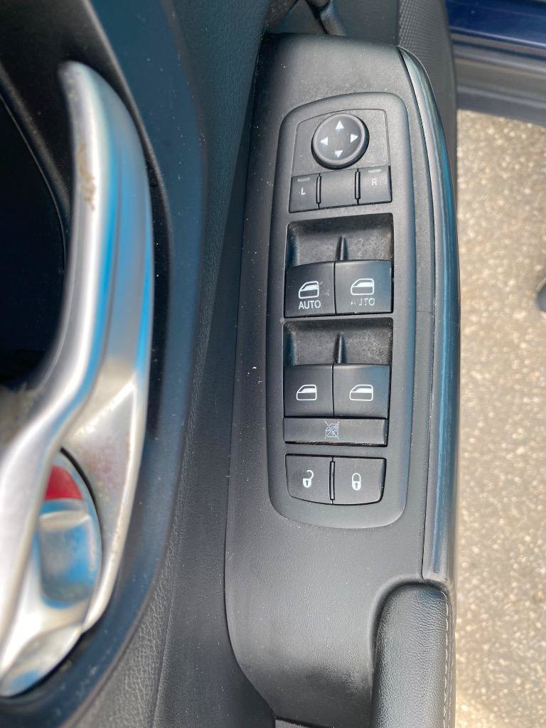 Used 2014 Jeep Cherokee Limited AWD/4WD image 37