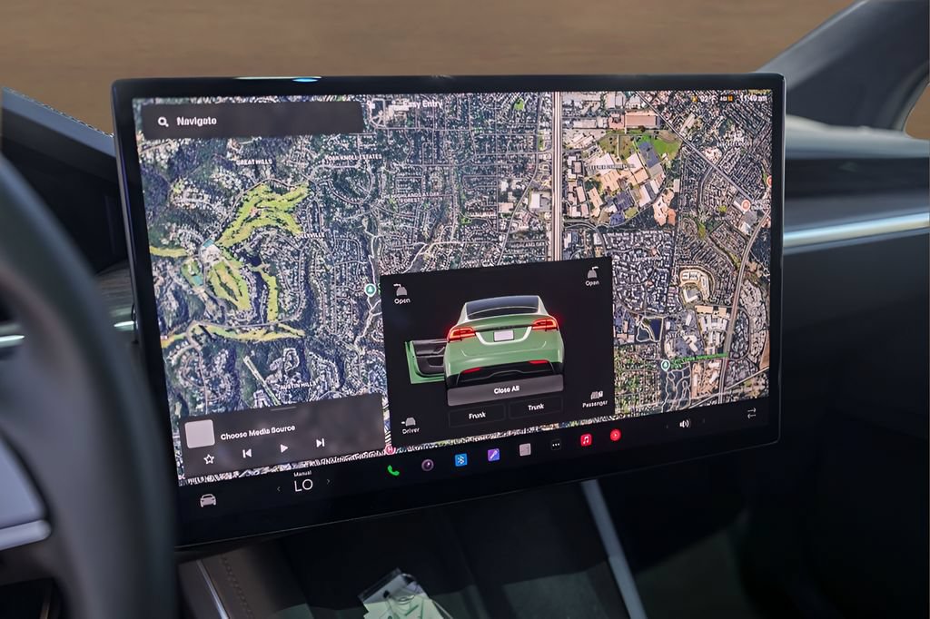 Used 2023 Tesla Model X AWD/4WD image 15