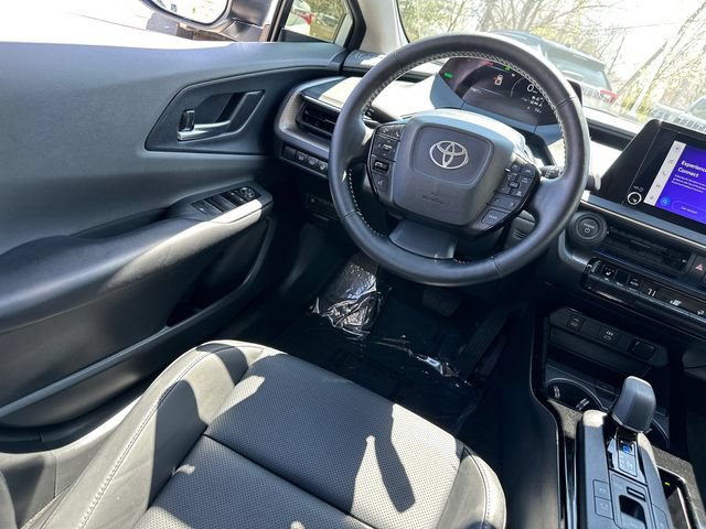 Used 2024 Toyota Prius XLE FWD image 32