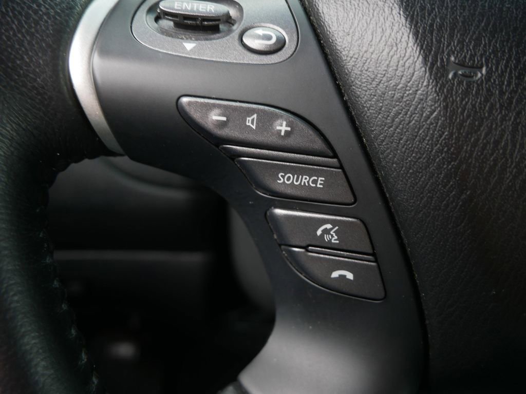 Used 2014 Nissan Pathfinder SL AWD/4WD image 23