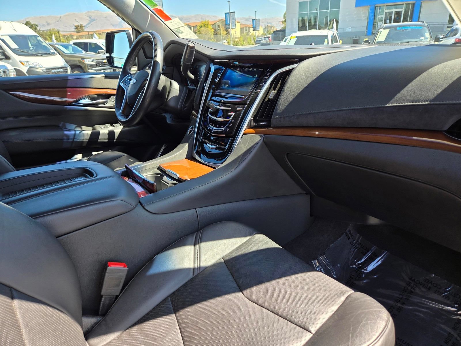 Used 2020 Cadillac Escalade Luxury RWD image 10