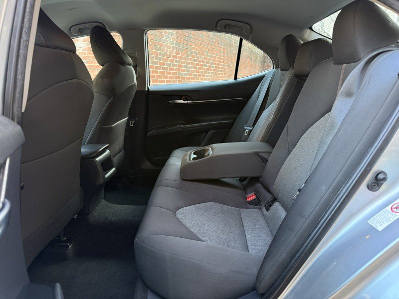 Used 2019 Toyota Camry LE image 29