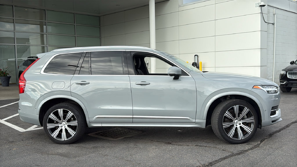 Used 2025 Volvo XC90 T8 Plus AWD/4WD image 3