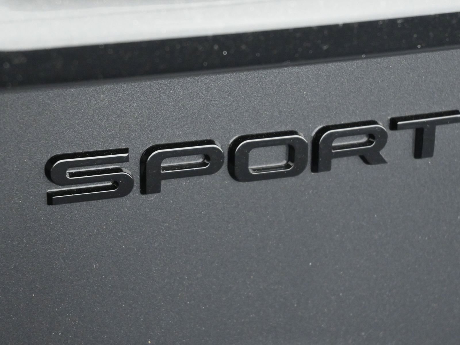 New 2025 Land Rover Discovery Sport Dynamic SE image 8