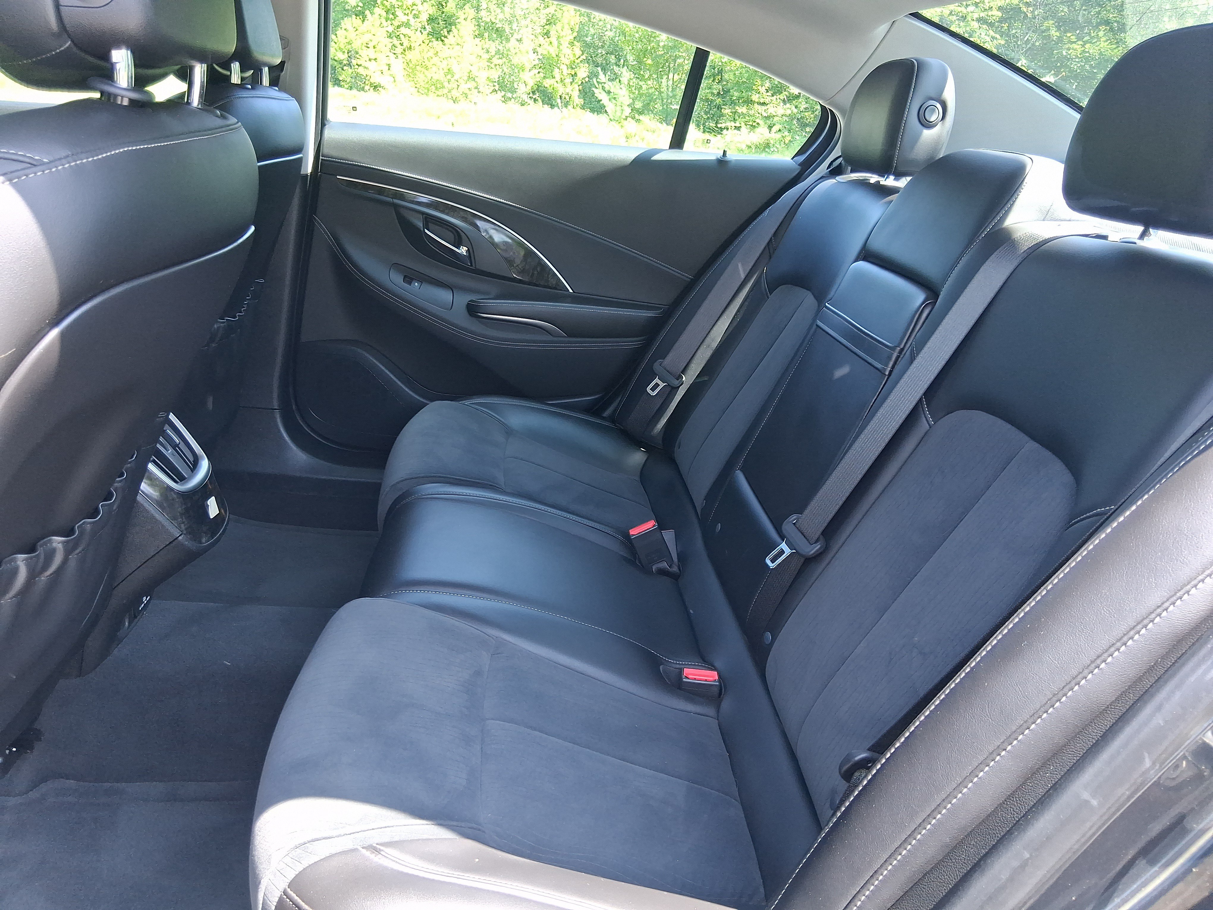 Used 2014 Buick LaCrosse FWD image 16