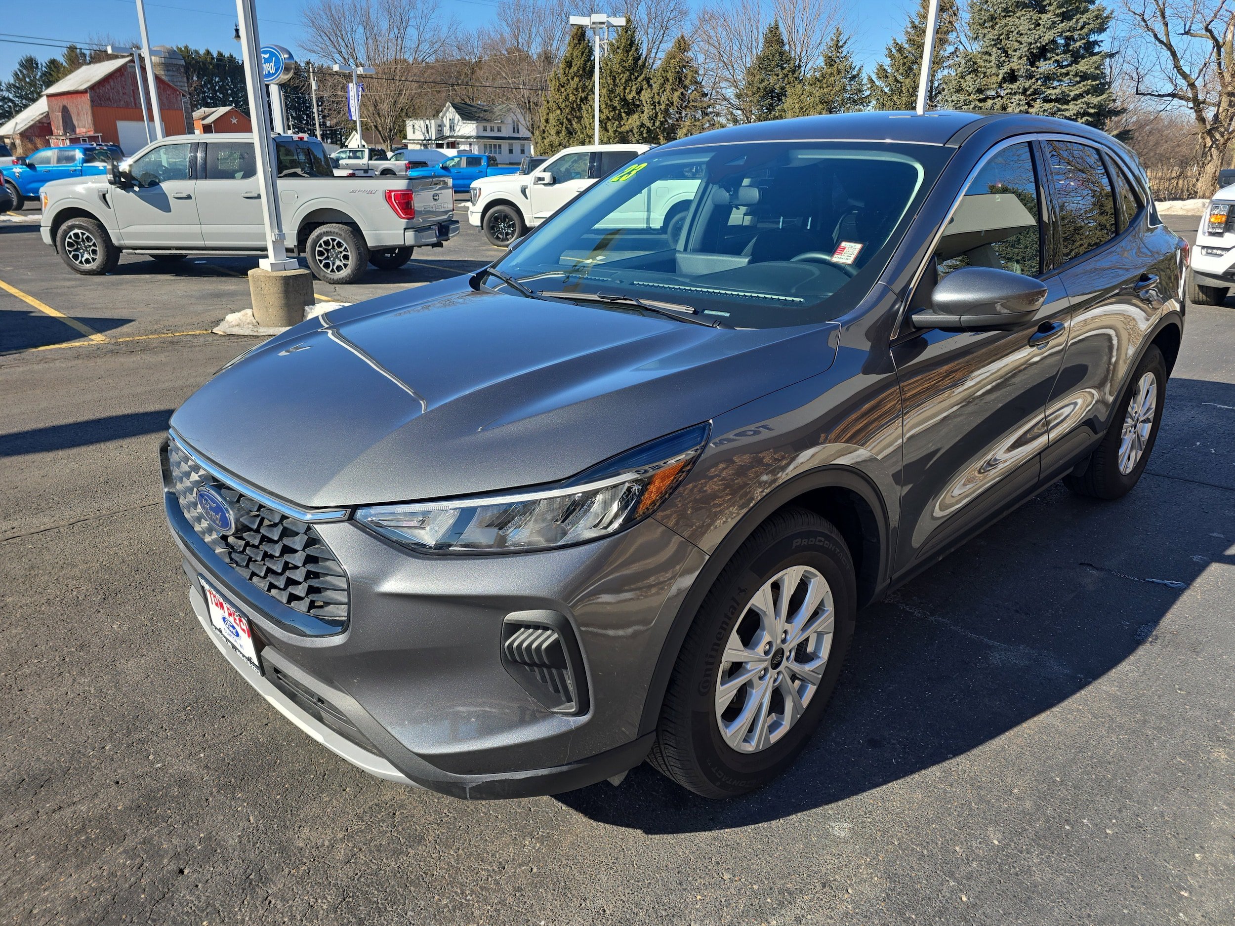 Used 2023 Ford Escape Active w/ Tech Pack #2 AWD/4WD image 4