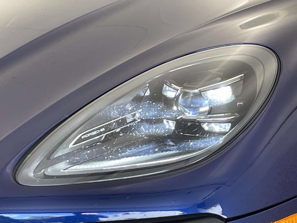 Certified 2023 Porsche Macan AWD/4WD image 15