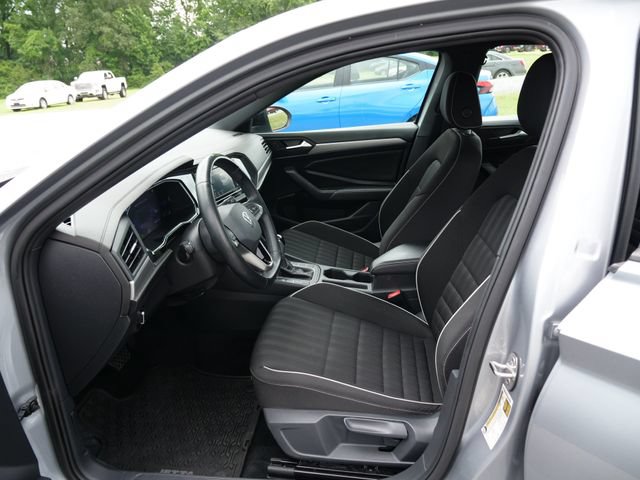 Used 2022 Volkswagen Jetta Sport FWD image 14
