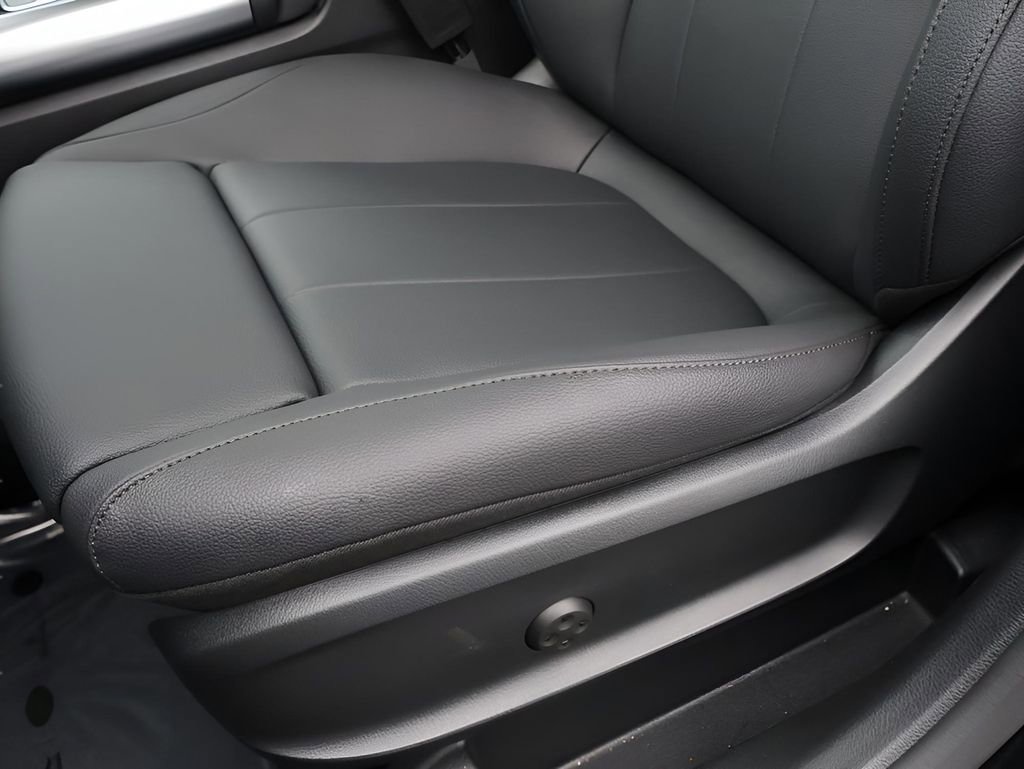 Certified 2025 Mercedes-Benz GLA 250 4MATIC image 53