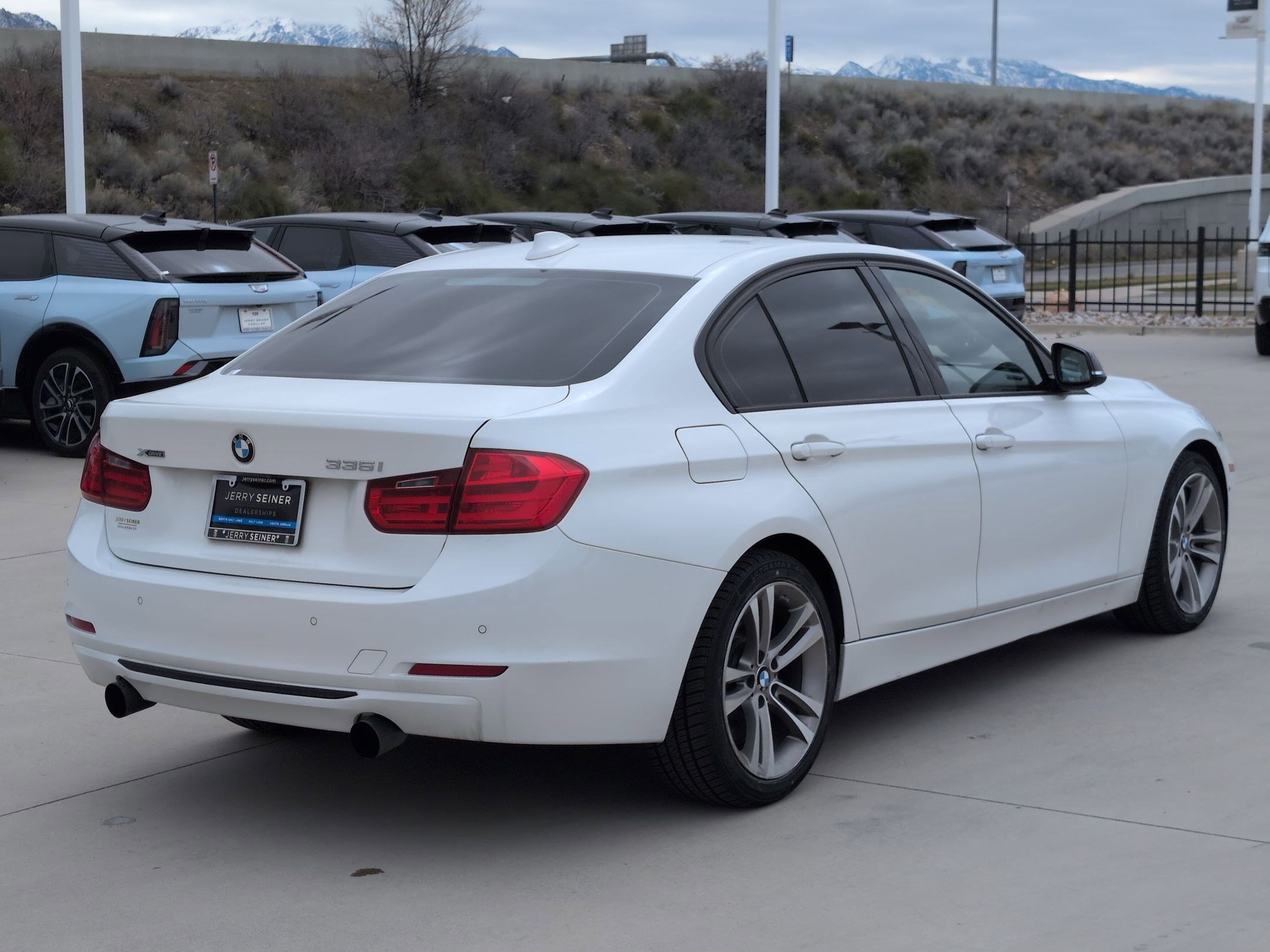 Used 2013 BMW 335i xDrive Sedan AWD/4WD image 5
