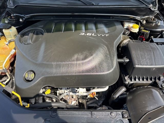 Used 2013 Dodge Avenger SXT w/ Rallye Appearance Group FWD image 17