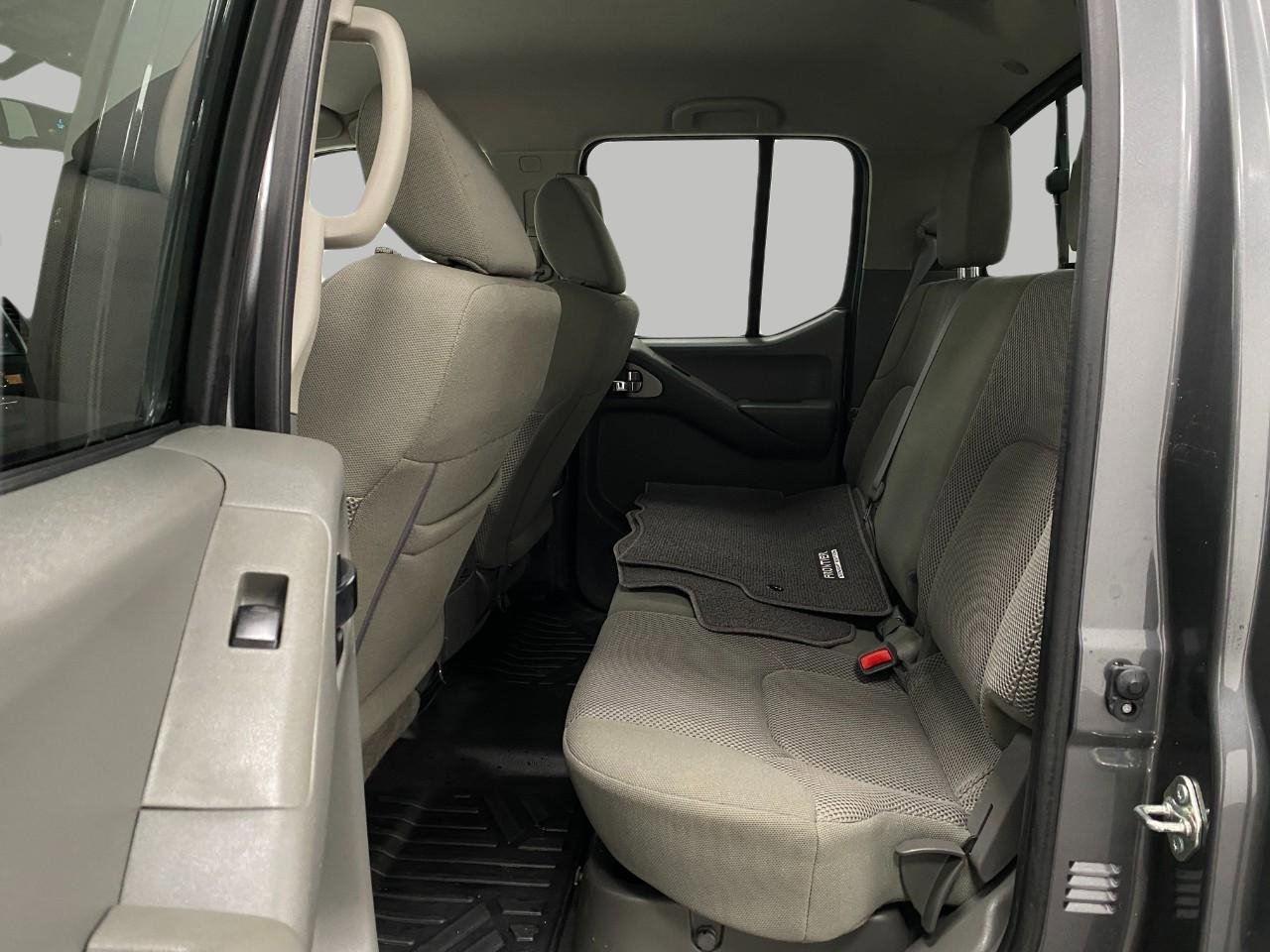 Used 2020 Nissan Frontier SV w/ Midnight Edition Floor Mats image 27