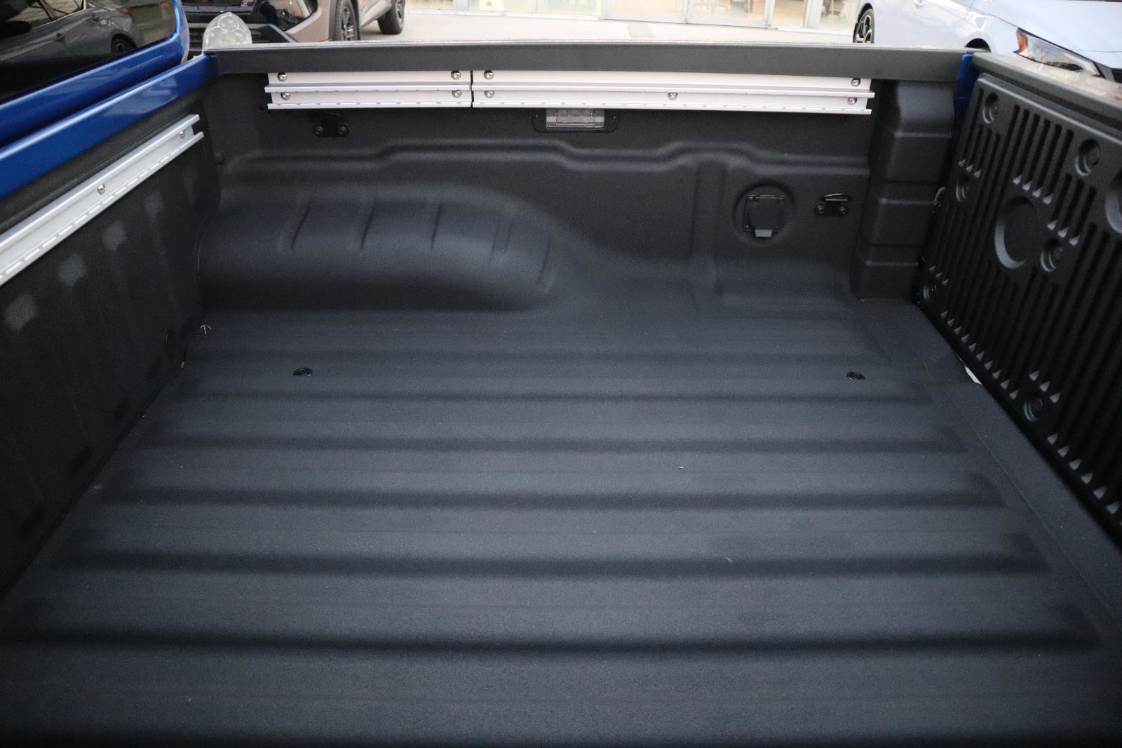 New 2026 Nissan Frontier 4x4 Crew Cab image 10