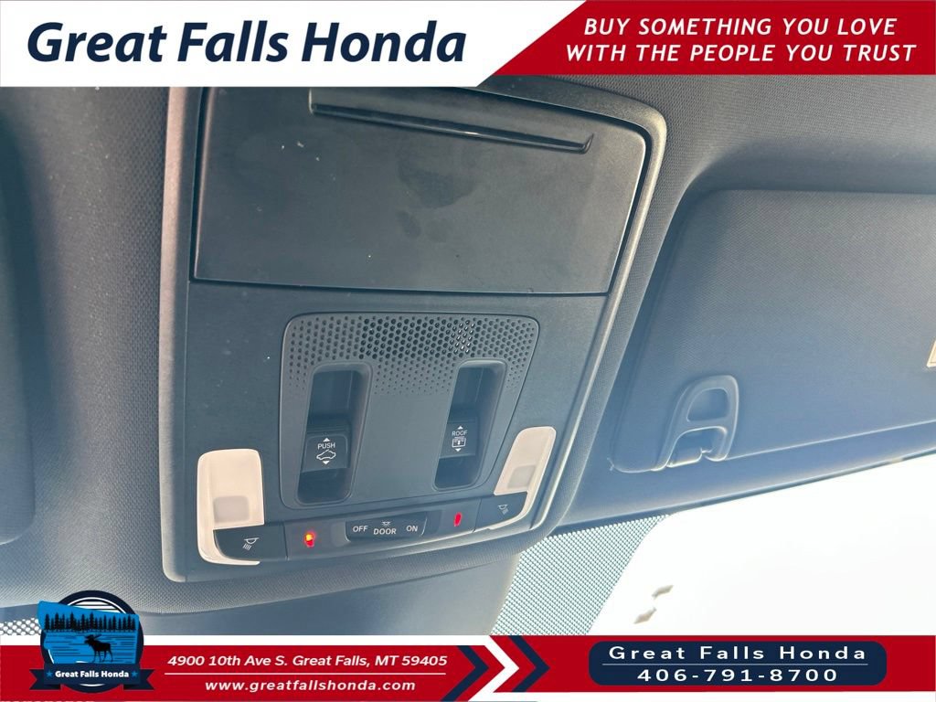 Used 2025 Honda Pilot Black Edition image 17