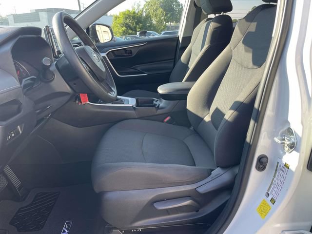 Used 2021 Toyota RAV4 LE FWD image 21