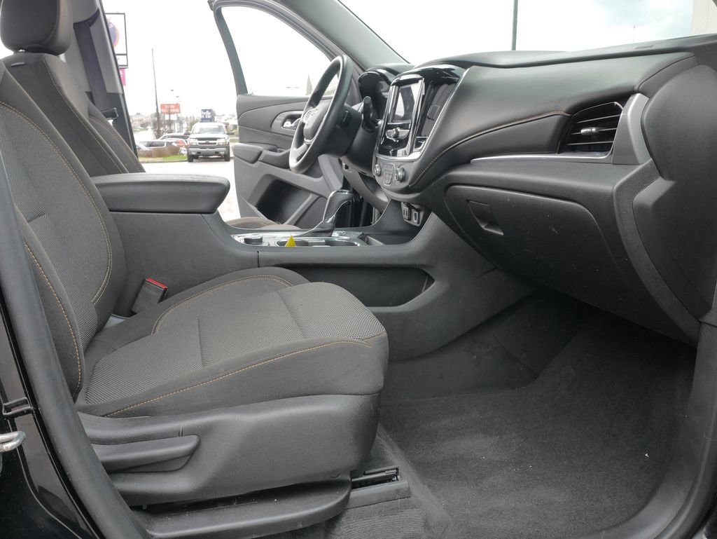 Used 2020 Chevrolet Traverse LS image 12
