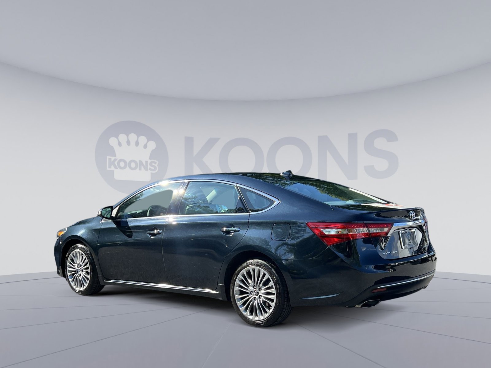 Used 2017 Toyota Avalon Limited FWD image 12