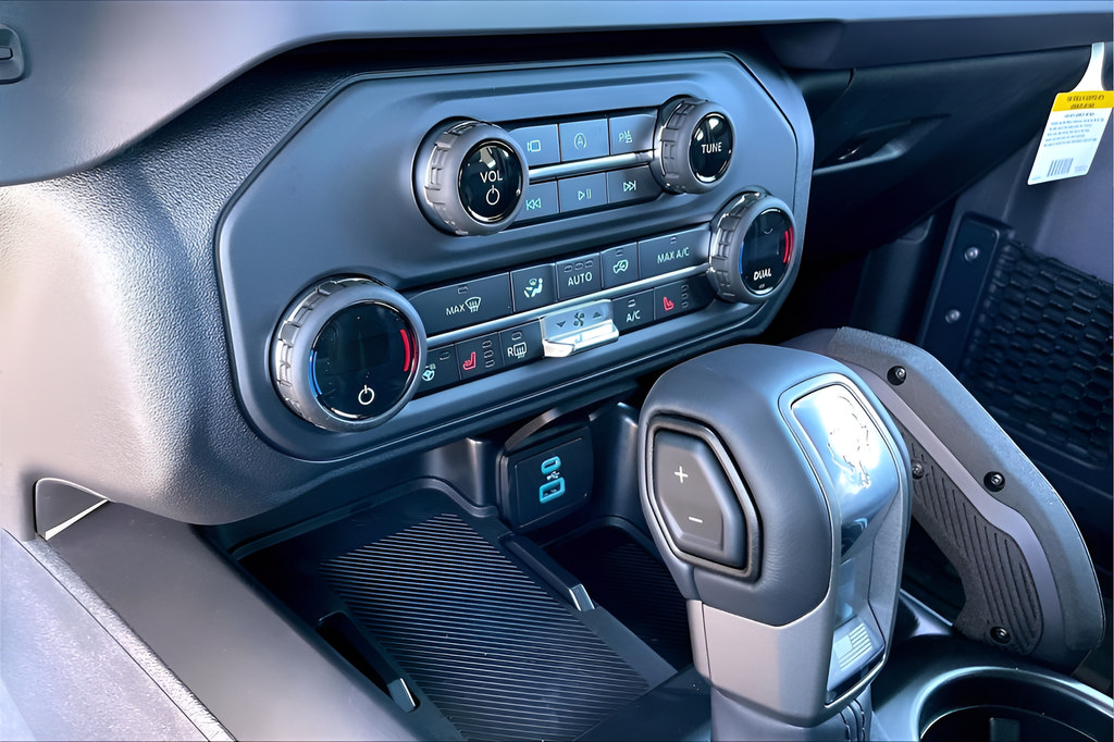 New 2025 Ford Bronco Badlands AWD/4WD image 19