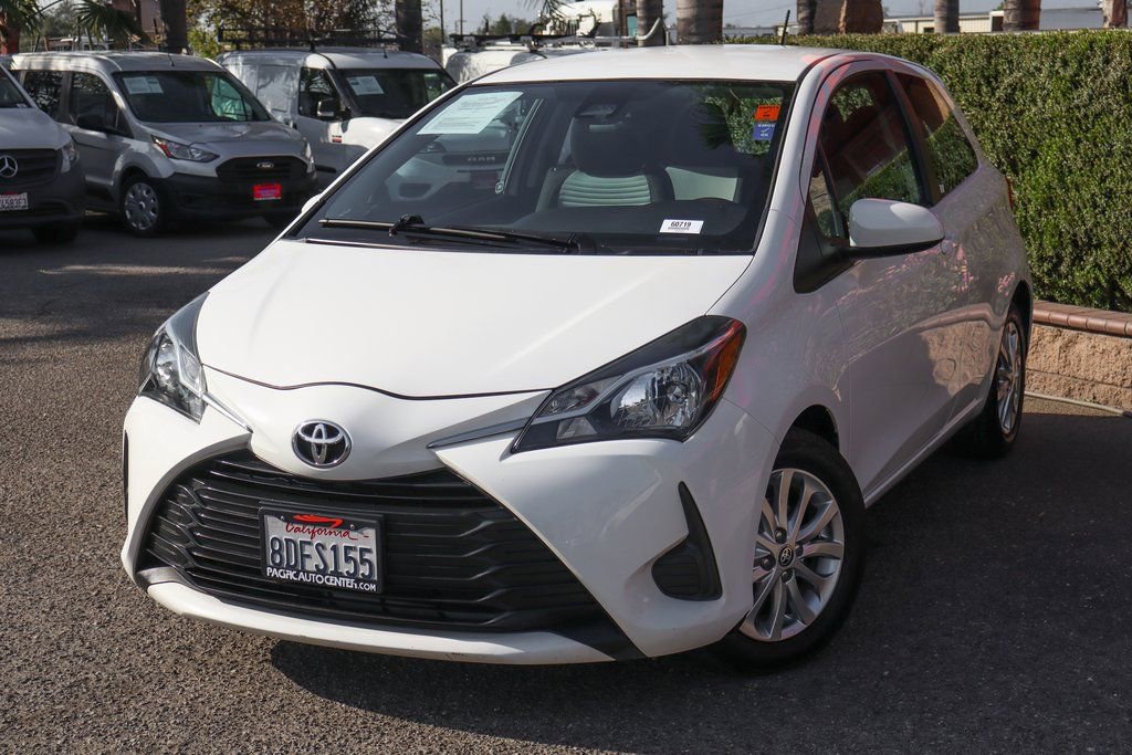 Used 2018 Toyota Yaris LE w/ Carpet Mat Package FWD image 4