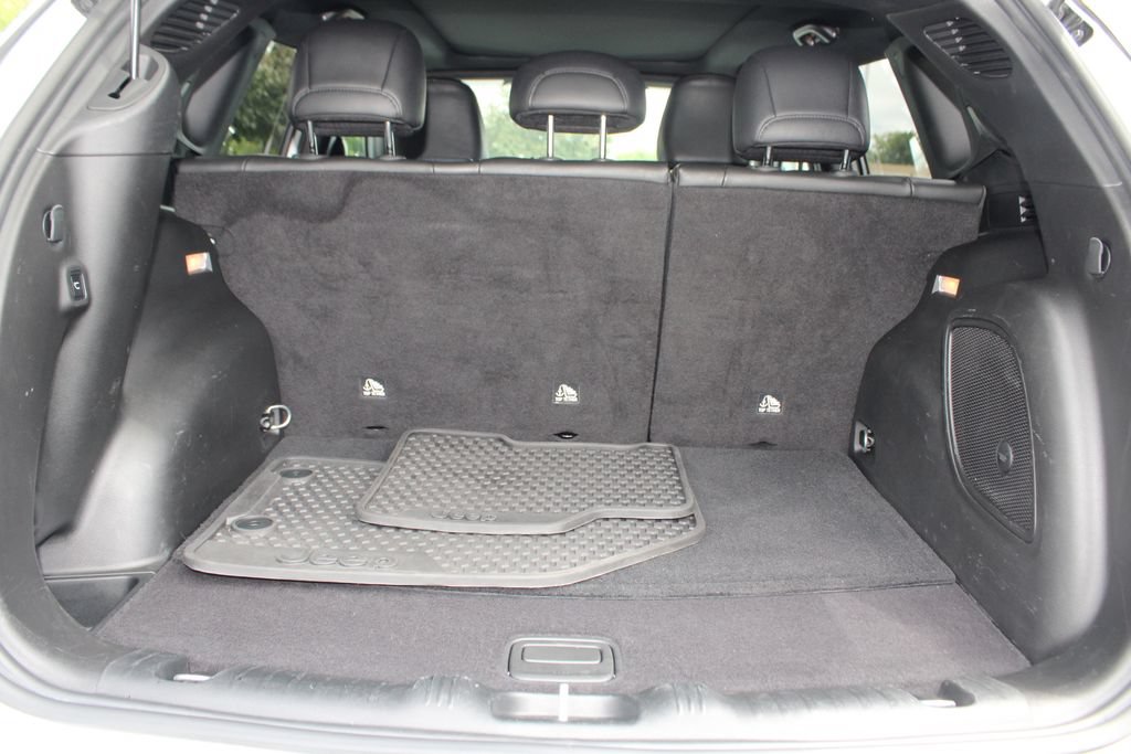 Used 2025 Jeep Compass Latitude w/ Sun & Sound Group AWD/4WD image 42