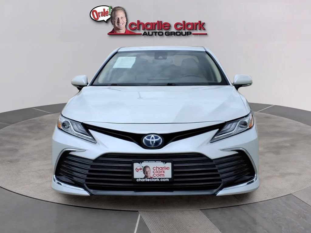 Used 2024 Toyota Camry XLE w/ Cold Weather Package FWD image 9