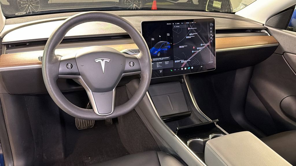 Used 2021 Tesla Model Y Standard Range image 15