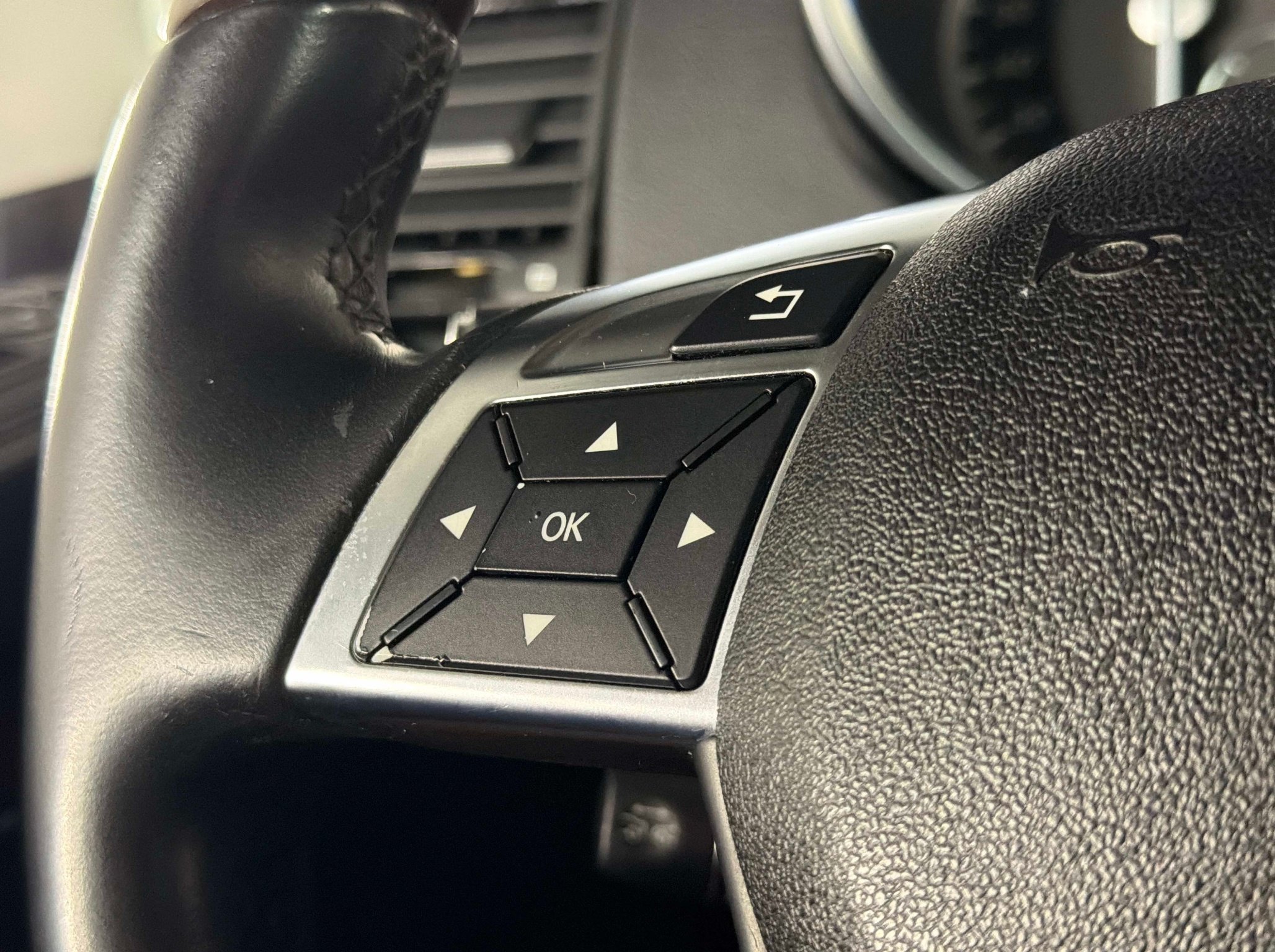 Used 2014 Mercedes-Benz G 550 image 40