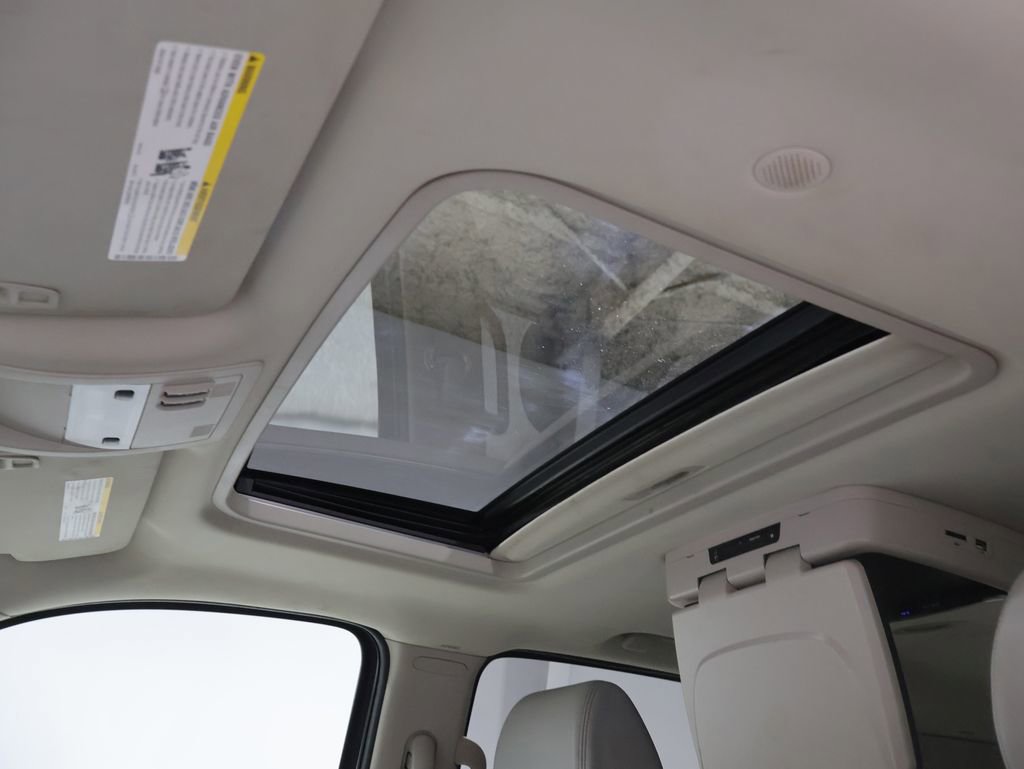 Used 2009 Chevrolet Suburban LT AWD/4WD image 29