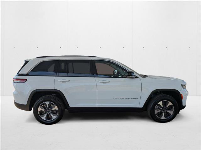 Used 2023 Jeep Grand Cherokee 4WD 4xe image 4