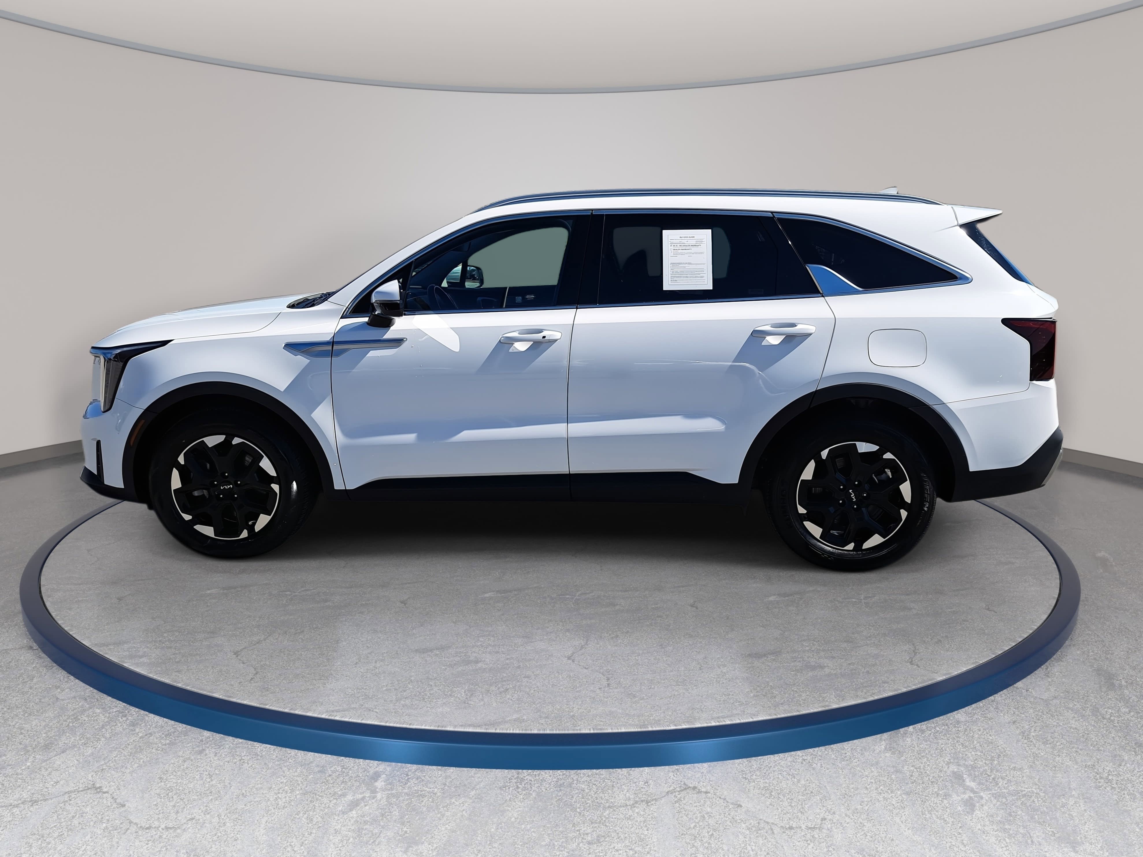Used 2024 Kia Sorento S FWD image 8
