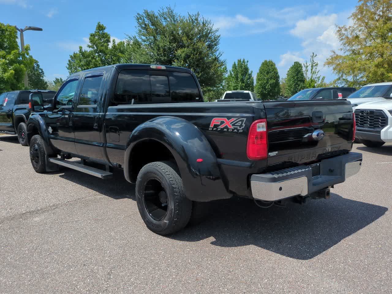 Used 2016 Ford F350 Lariat w/ Lariat Ultimate Package AWD/4WD image 4