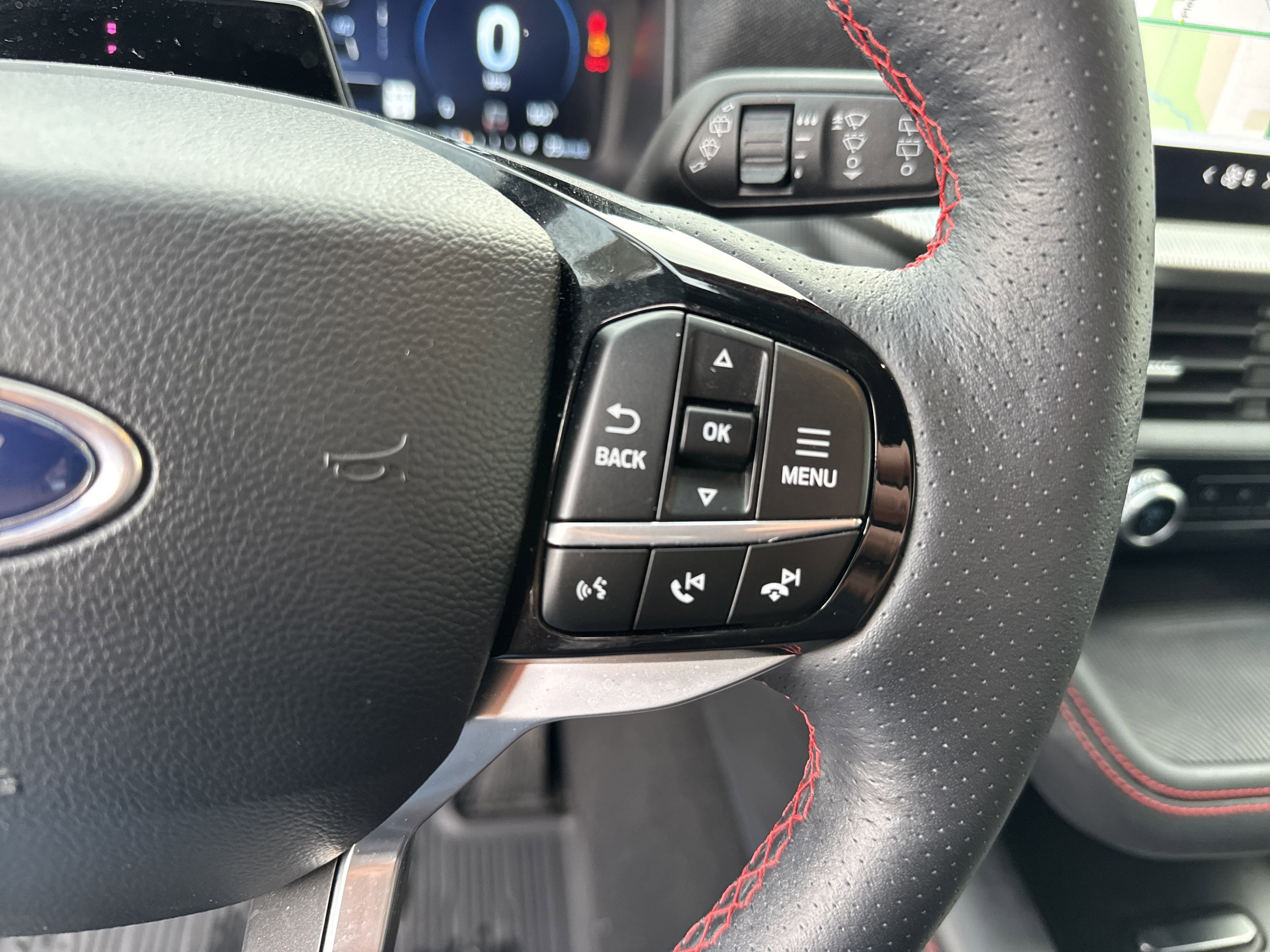 Used 2025 Ford Explorer ST-Line w/ ST-Line Street Pack image 34