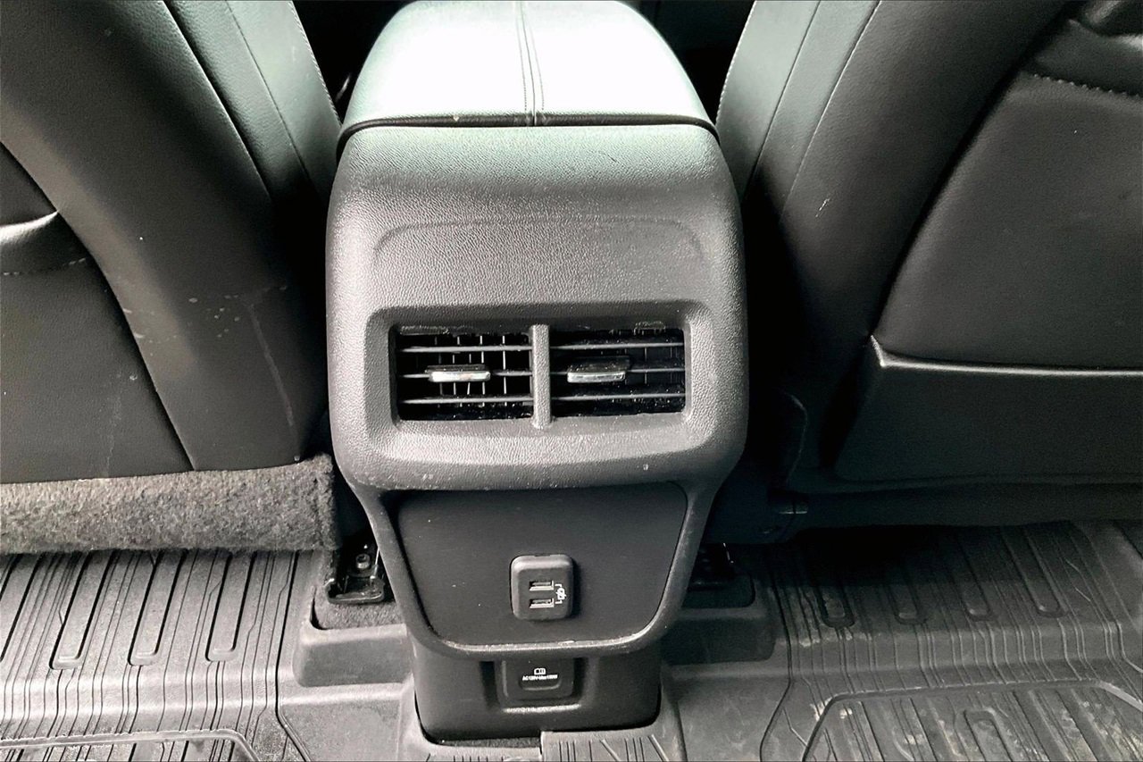 Used 2022 GMC Terrain SLT w/ Infotainment Package II image 16