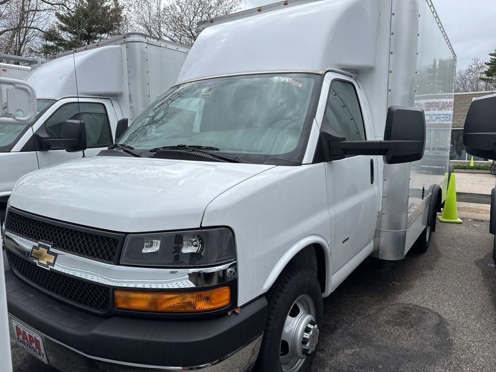 New 2024 Chevrolet Express 3500 w/ Power Convenience Package RWD image 9