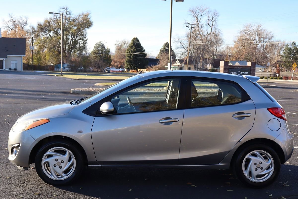 Used 2012 MAZDA MAZDA2 Touring image 9