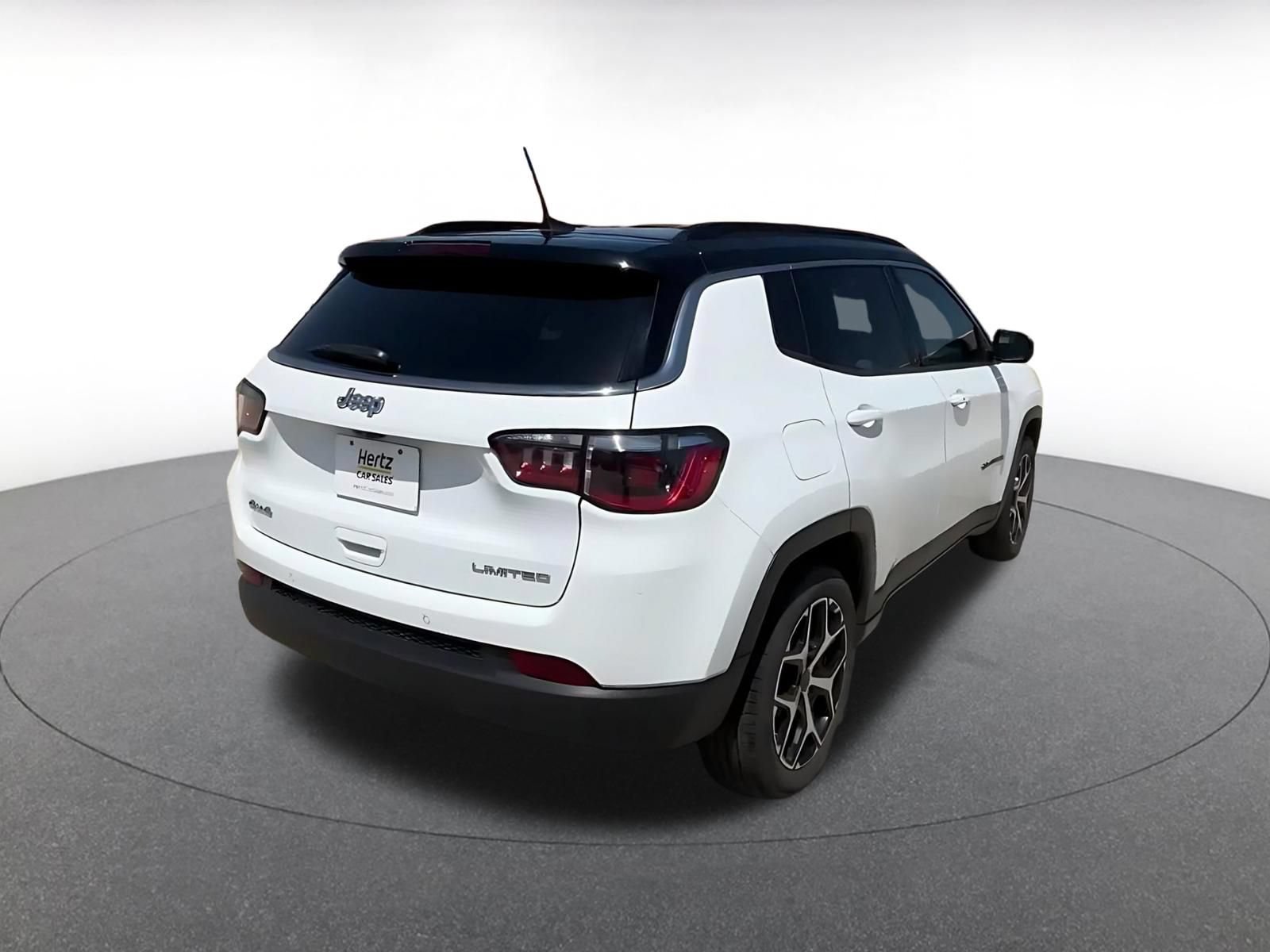 Used 2025 Jeep Compass Limited AWD/4WD image 12