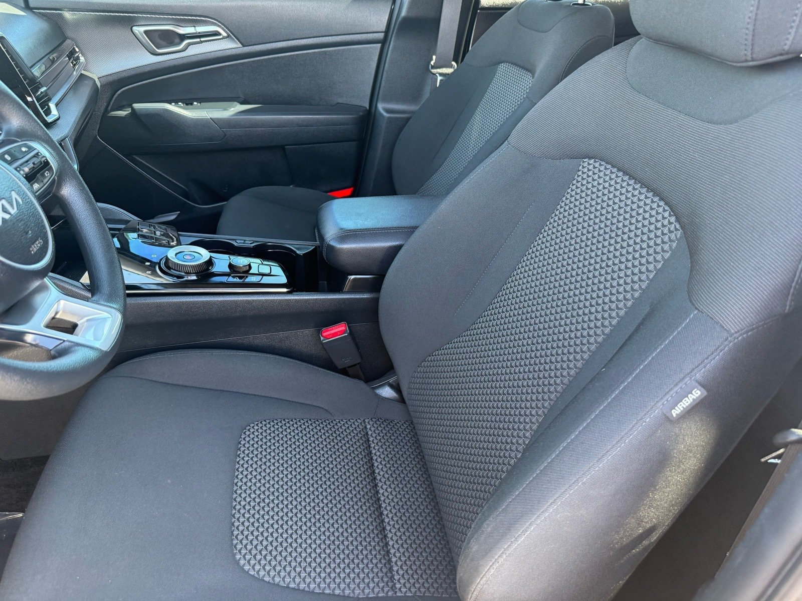 Used 2025 Kia Sportage LX FWD image 13