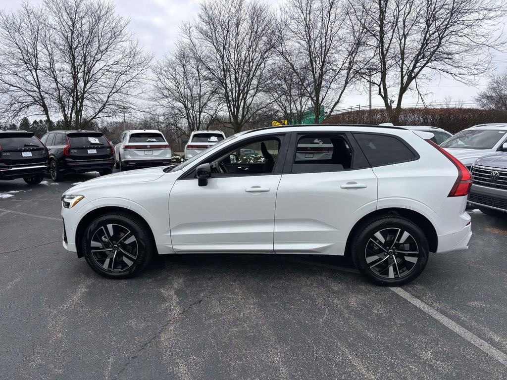New 2026 Volvo XC60 B5 Plus w/ Protection Package Premier image 4