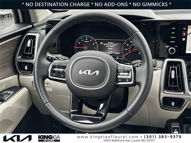 Used 2023 Kia Sorento EX w/ Panoramic Sunroof Package image 8