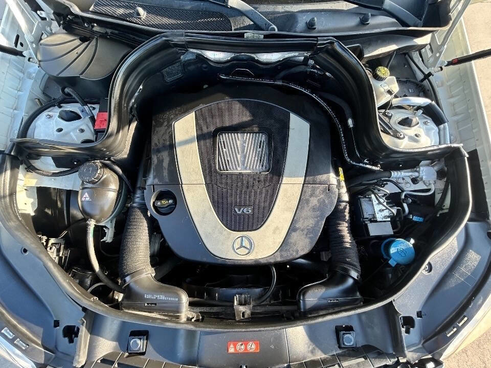 Used 2011 Mercedes-Benz GLK 350 4MATIC image 27