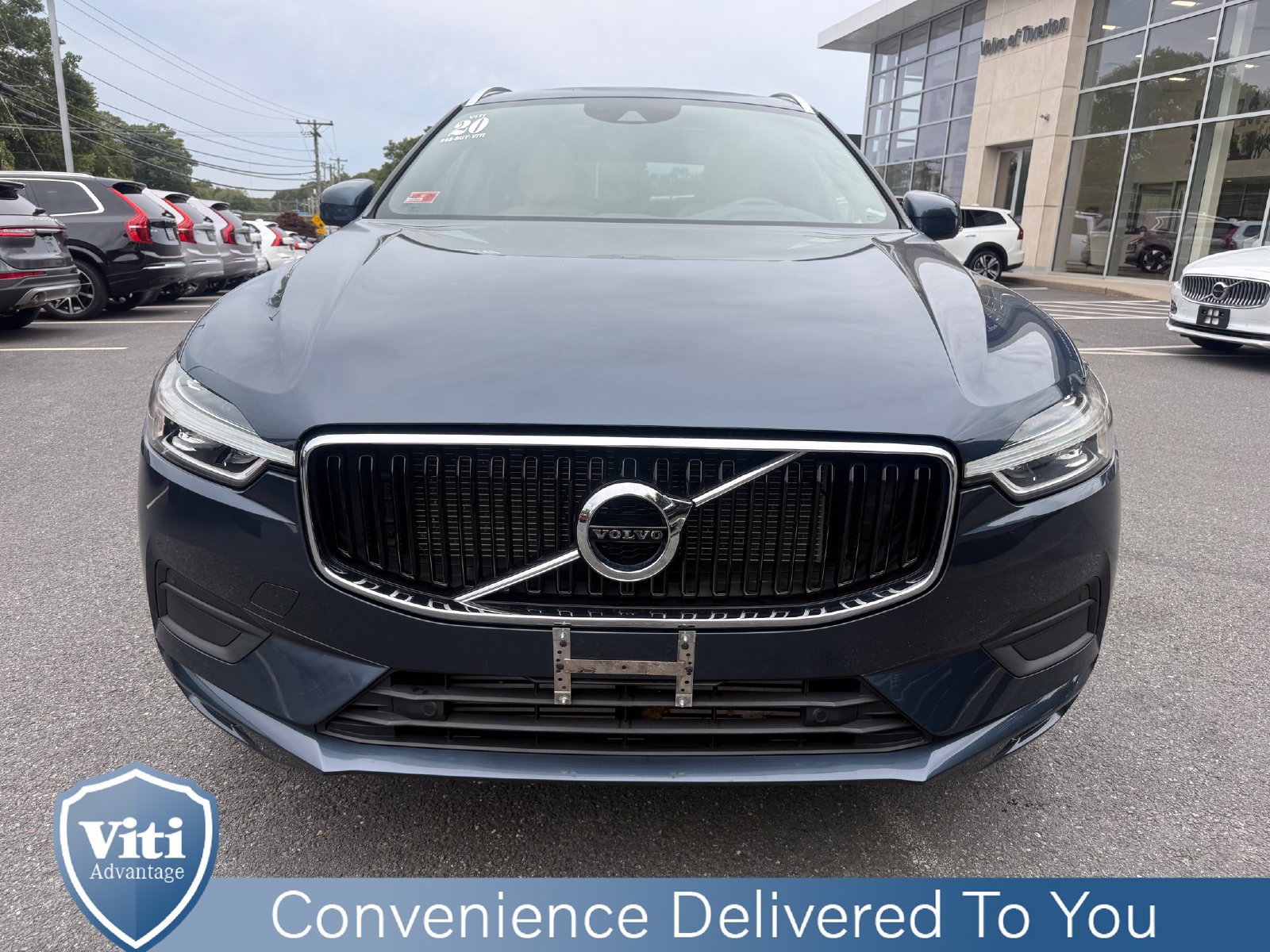 Used 2020 Volvo XC60 T5 Momentum w/ Protection Package Premier AWD/4WD image 3