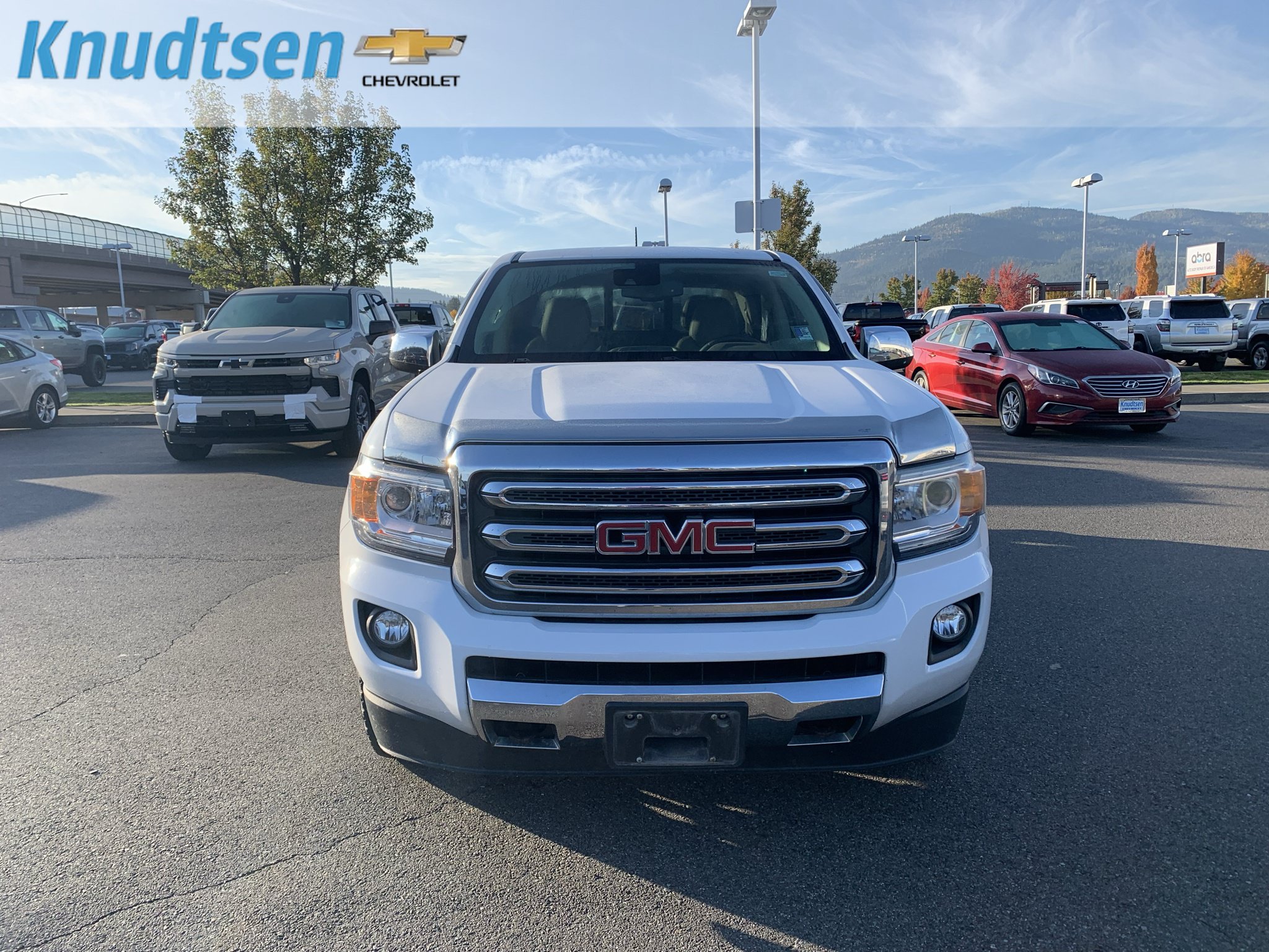 Used 2017 GMC Canyon SLT w/ Driver Alert Package AWD/4WD image 2