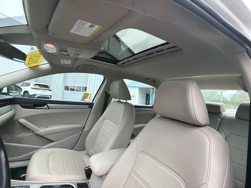 Used 2020 Volkswagen Passat 2.0T SE FWD image 16