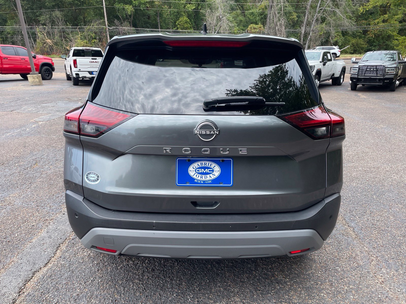 Used 2023 Nissan Rogue S FWD image 5