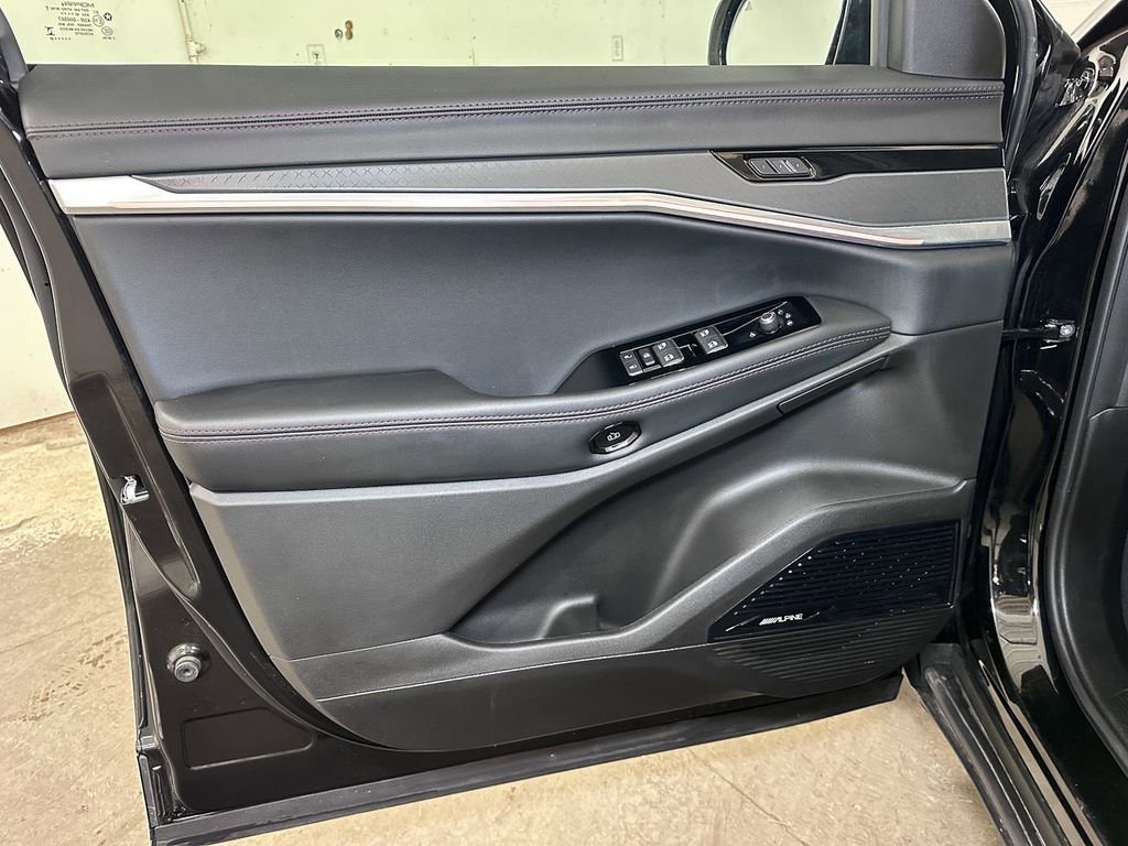 Used 2025 Jeep Wagoneer S Limited image 23