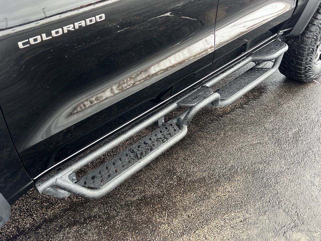 Used 2025 Chevrolet Colorado ZR2 w/ Technology Package image 9