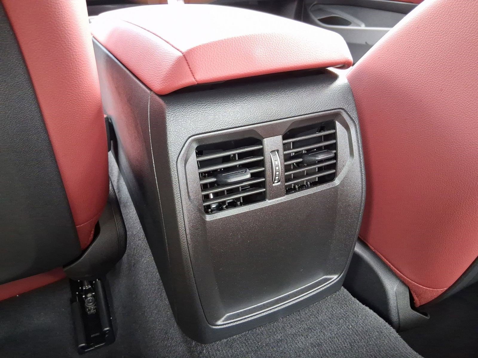 Used 2026 BMW 430i Coupe w/ M Sport Package RWD image 28