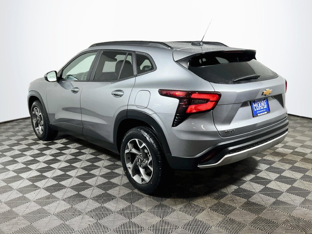 Used 2024 Chevrolet Trax LT FWD image 5